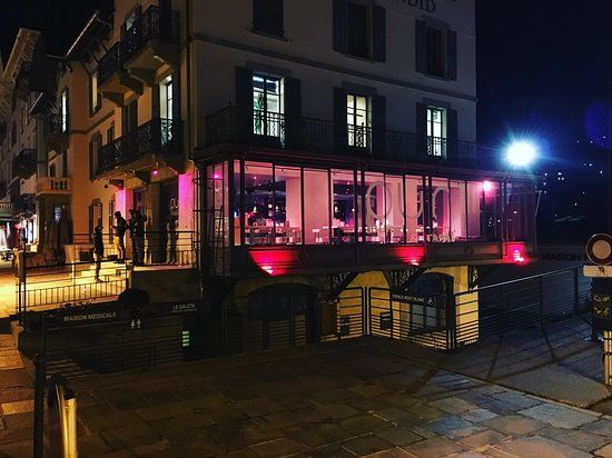 Pur Bar Restaurant
