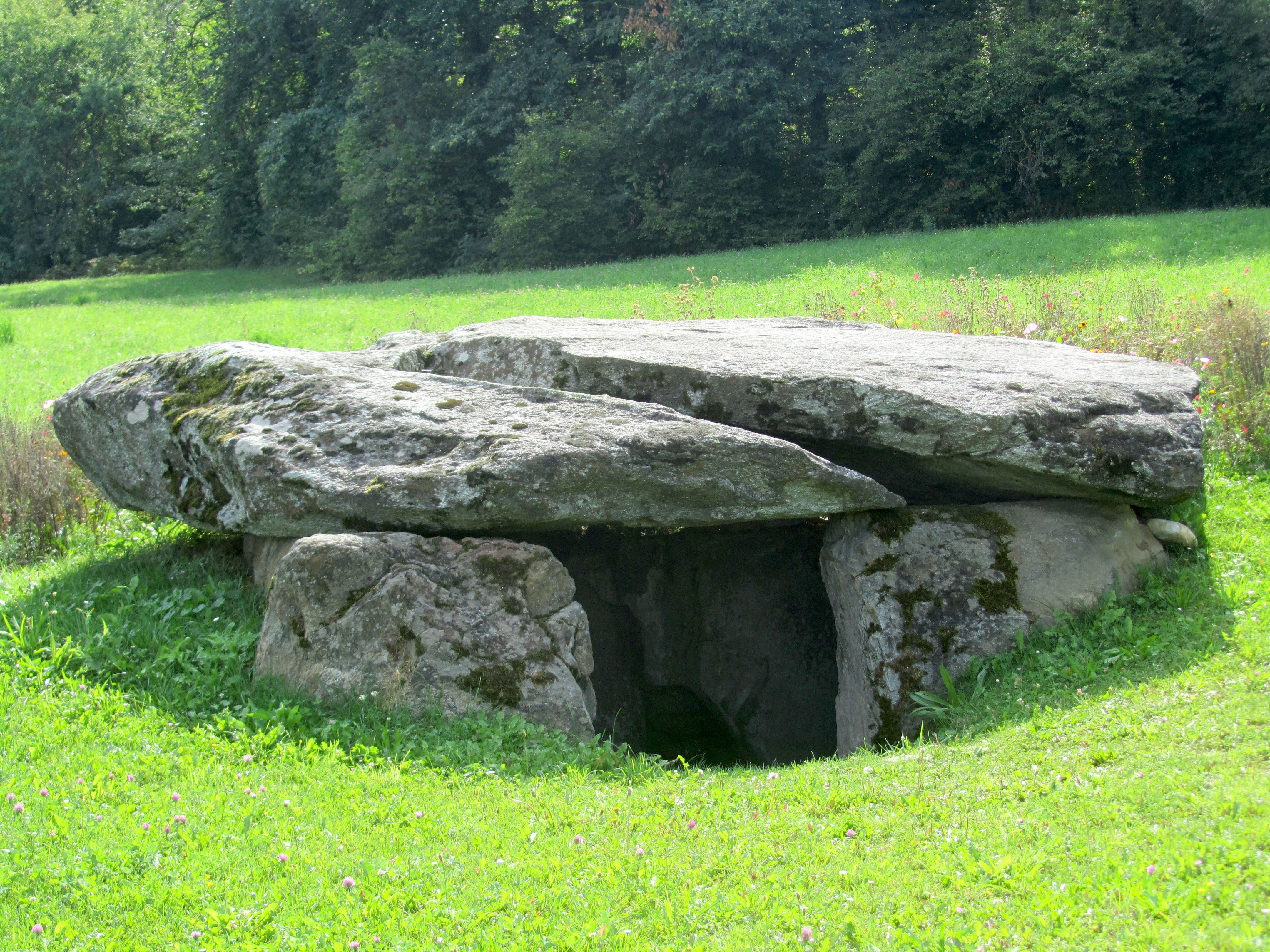 cave aux Fées